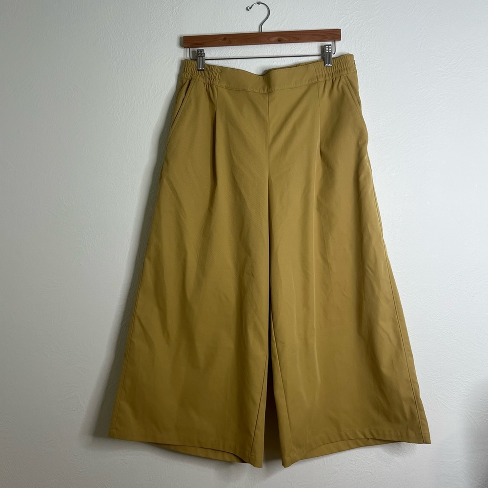 The North Face Wide Leg Standard Fit Pants Beige Outdoor Travel Comfort Size 16